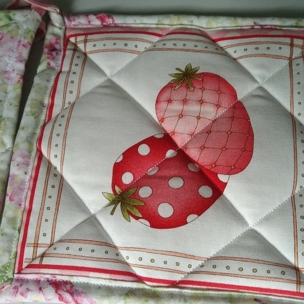 Homemade New potholders strawberry pears floral back 7X7